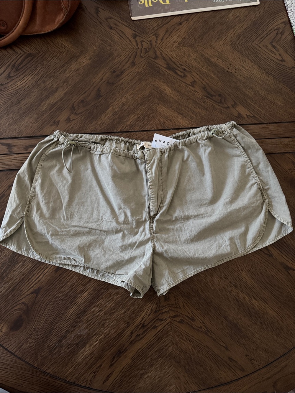 Pacific Sunwear, LA hearts army, green, cinch parachute shorts large l